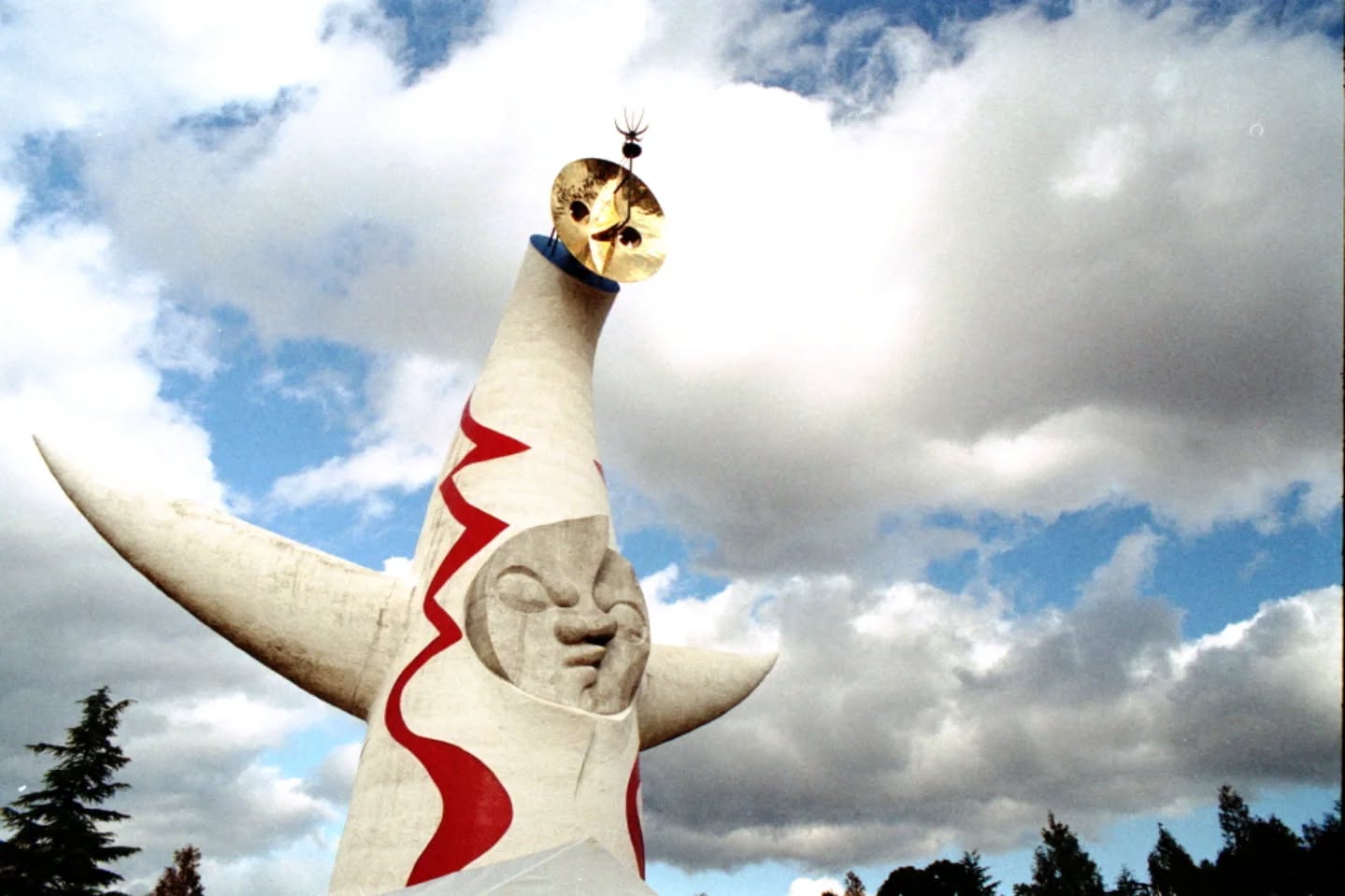 太陽の塔オフィシャルサイト」、「太陽の塔予約サイト」をリニューアル